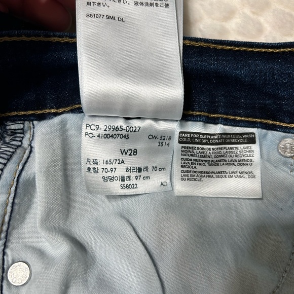 Levi’s Mid Length Short Size 28 - Picture 4 of 5